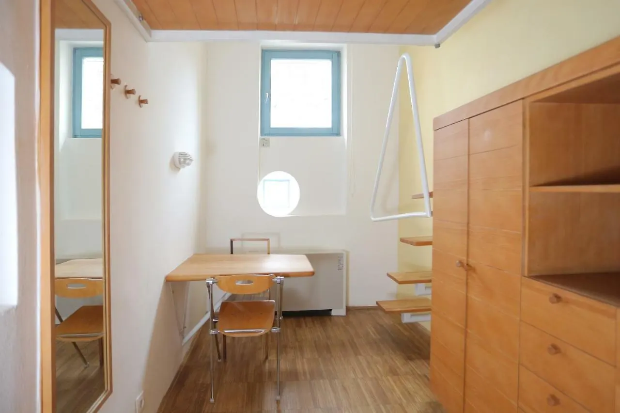 Hostel Celica Λιουμπλιάνα 0*,  Σλοβενία